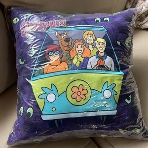 Sealed NWT Scooby Doo Mystery Inc pillow